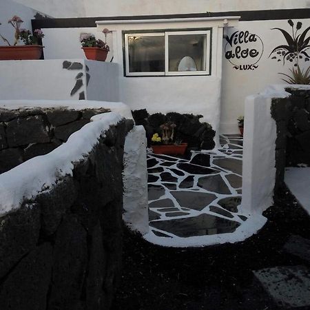 Aloelux Villa !! - Private Villa With Pool , Jacuzzi, Cinema, Massage ,Wonderful View, Art Desing Villa Tias Exterior photo