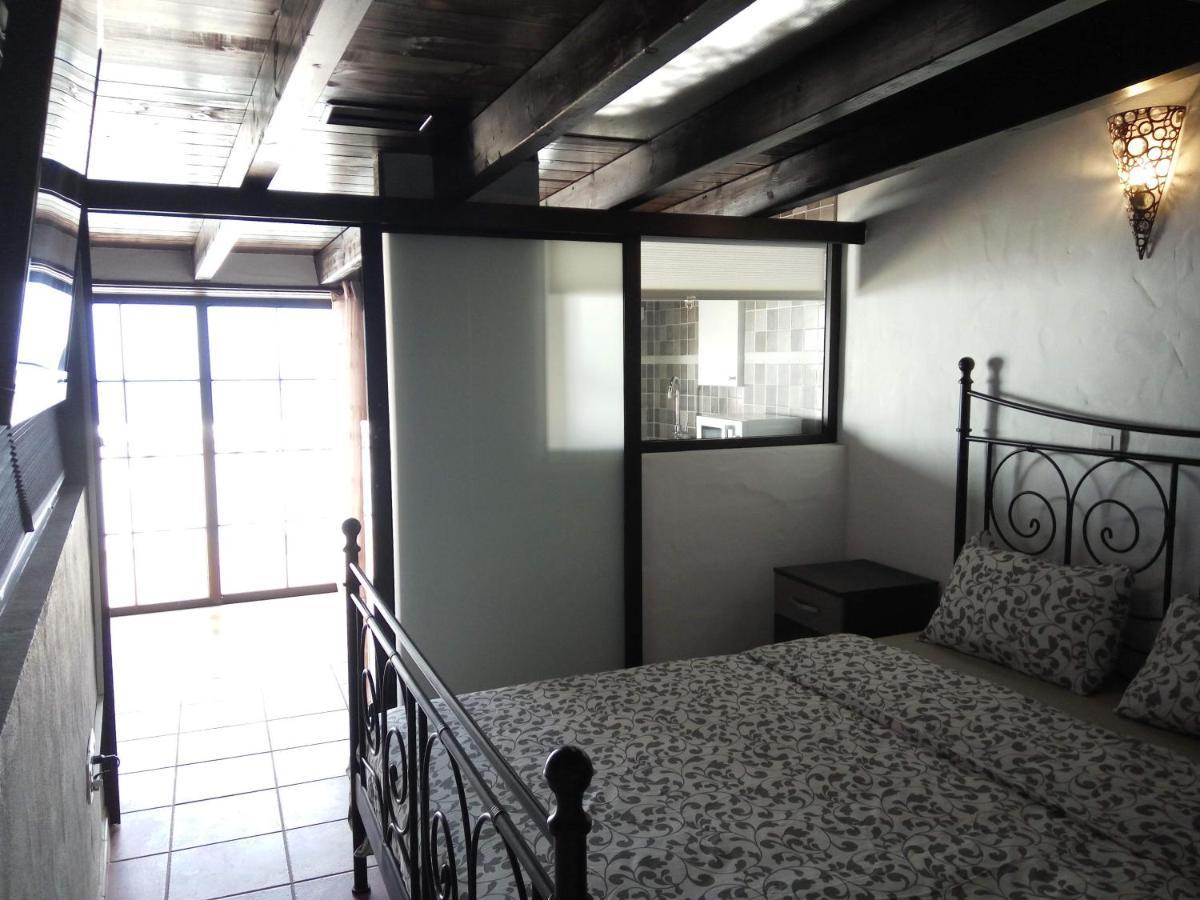 Aloelux Villa !! - Private Villa With Pool , Jacuzzi, Cinema, Massage ,Wonderful View, Art Desing Villa Tias Exterior photo