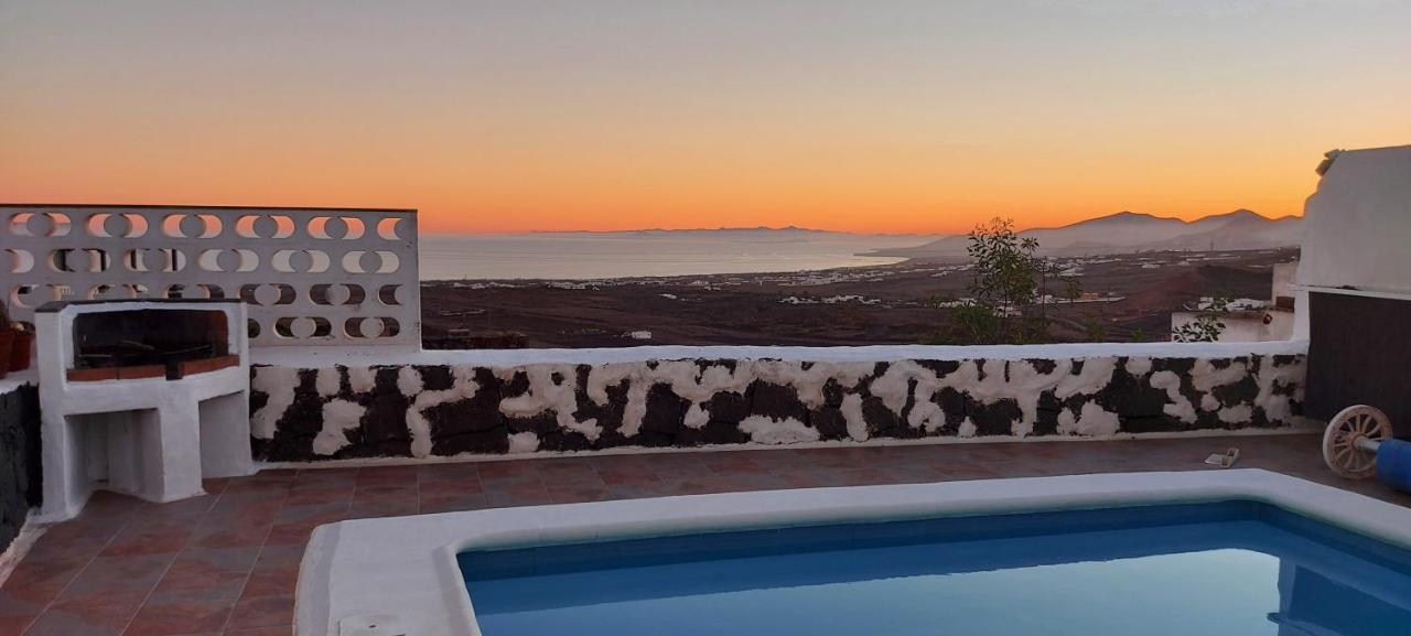 Aloelux Villa !! - Private Villa With Pool , Jacuzzi, Cinema, Massage ,Wonderful View, Art Desing Villa Tias Exterior photo