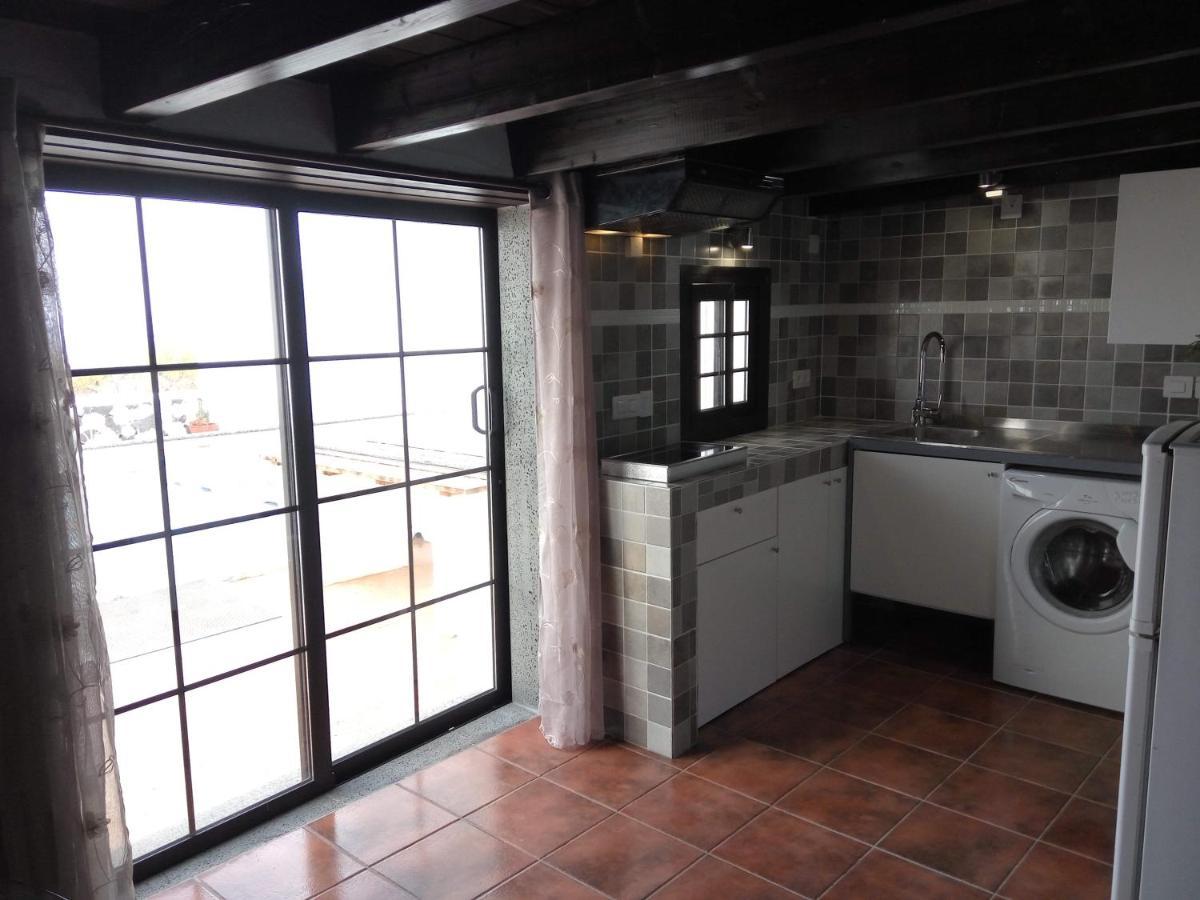 Aloelux Villa !! - Private Villa With Pool , Jacuzzi, Cinema, Massage ,Wonderful View, Art Desing Villa Tias Exterior photo