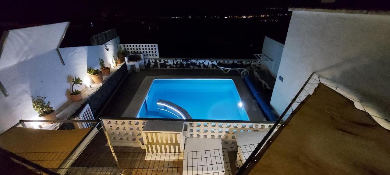Aloelux Villa !! - Private Villa With Pool , Jacuzzi, Cinema, Massage ,Wonderful View, Art Desing Villa Tias Exterior photo